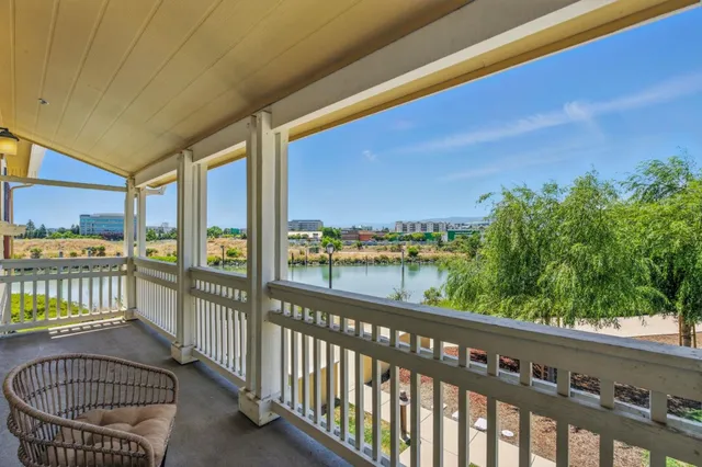 $1,170,000 | 636 Fan Tail Way, Unit 905, Redwood City, CA 94063