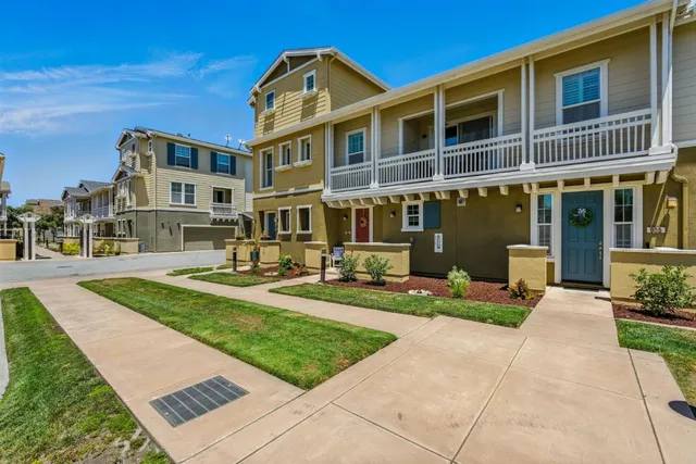 $1,170,000 | 636 Fan Tail Way, Unit 905, Redwood City, CA 94063