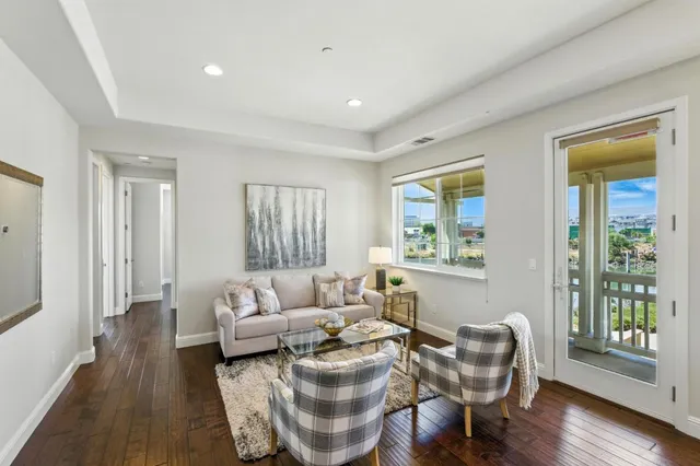 $1,170,000 | 636 Fan Tail Way, Unit 905, Redwood City, CA 94063