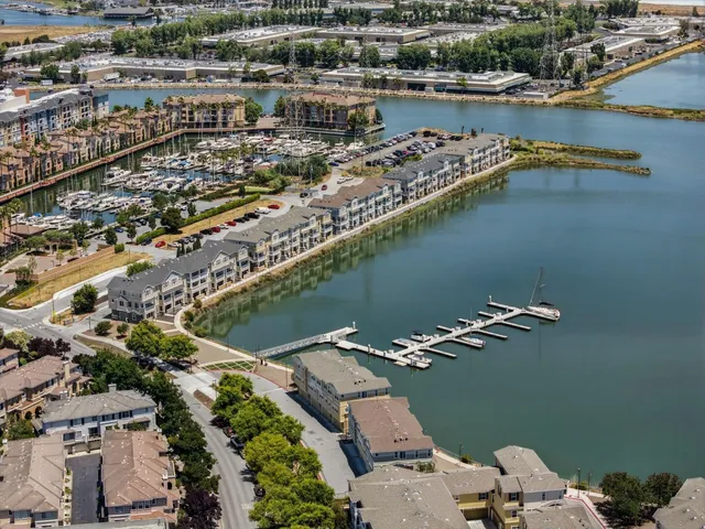 $1,170,000 | 636 Fan Tail Way, Unit 905, Redwood City, CA 94063