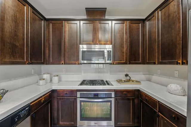 $1,170,000 | 636 Fan Tail Way, Unit 905, Redwood City, CA 94063