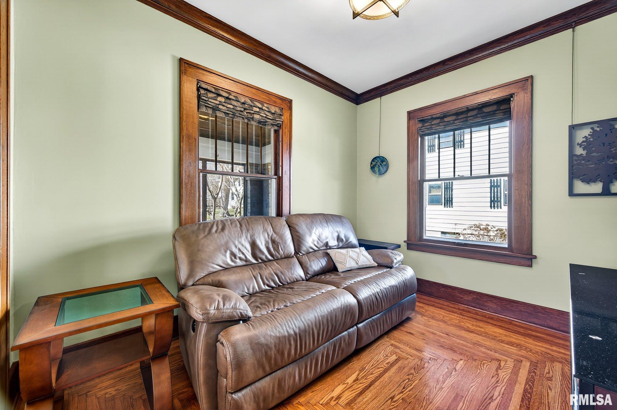 605 North Main Street Washington, IL 61571 - Photo 9 of 64