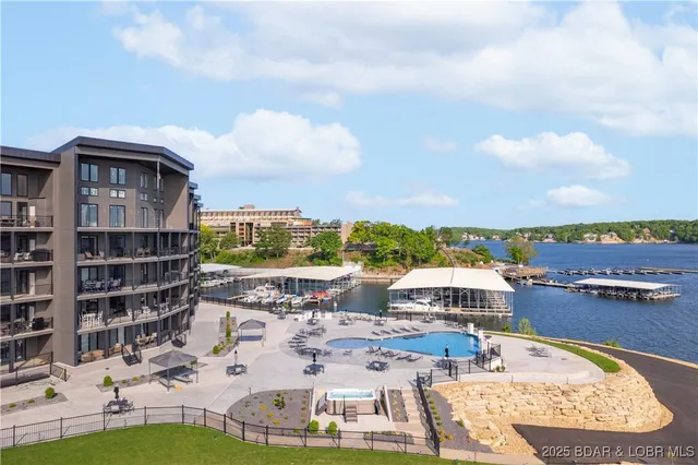 $1,450,000 | 182 Havens Place Drive, Unit 2D, Lake Ozark, MO 65049
