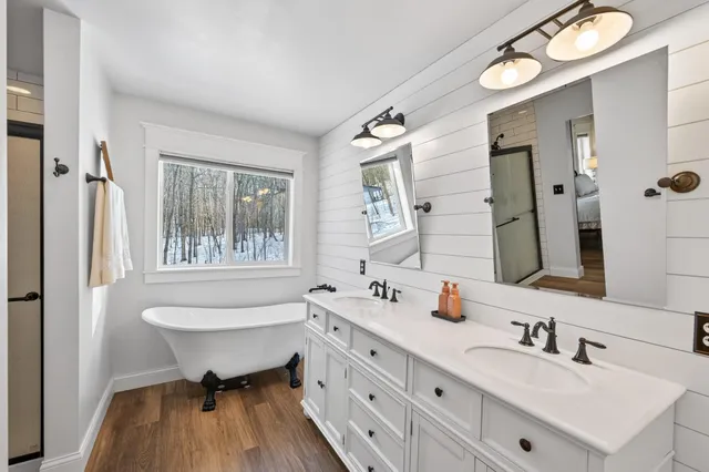 $550,000 | 2231 100th Street, New Richmond, WI 54017