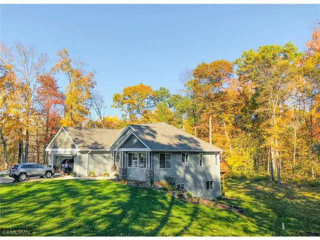 $550,000 | 2231 100th Street, New Richmond, WI 54017