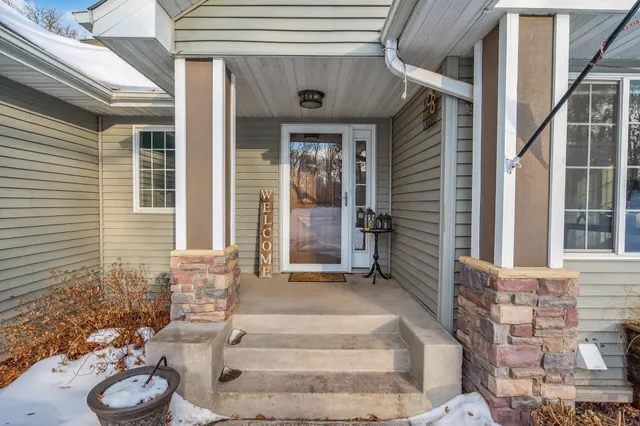 $550,000 | 2231 100th Street, New Richmond, WI 54017