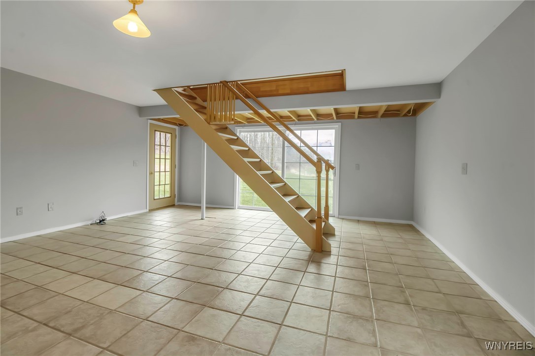 6963 Hillside Drive Pavilion, NY 14525 - Photo 17 of 48 Family Room