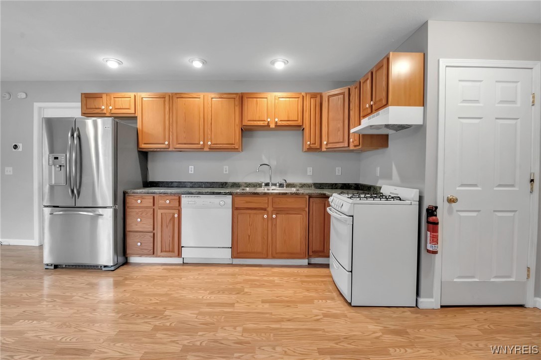 6963 Hillside Drive Pavilion, NY 14525 - Photo 33 of 48 Kitchen