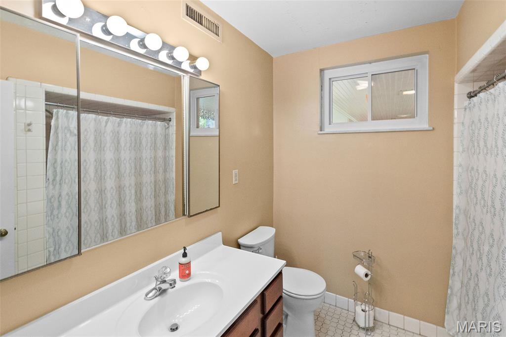 4 Shady Lane Belleville, IL 62221 - Photo 18 of 47