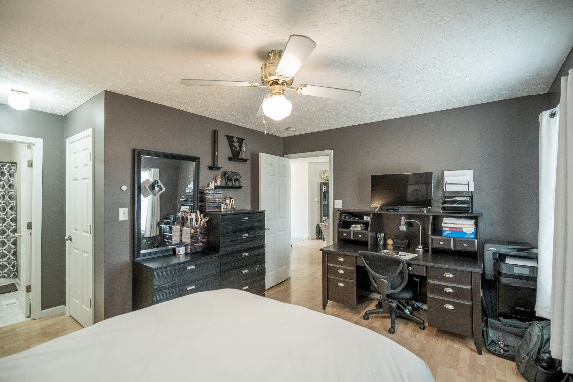 1025 Golden Pond Road Chapmansboro, TN 37035 - Photo 10 of 24 Gallery Image 10