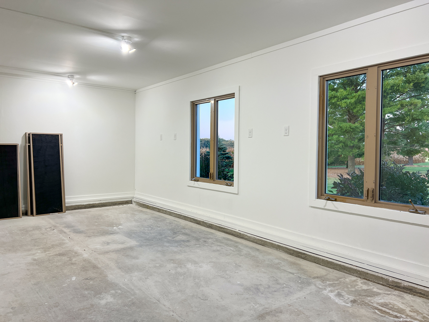 16910 Streit Road Harvard, IL 60033 - Photo 32 of 40 a view of an empty room with a window