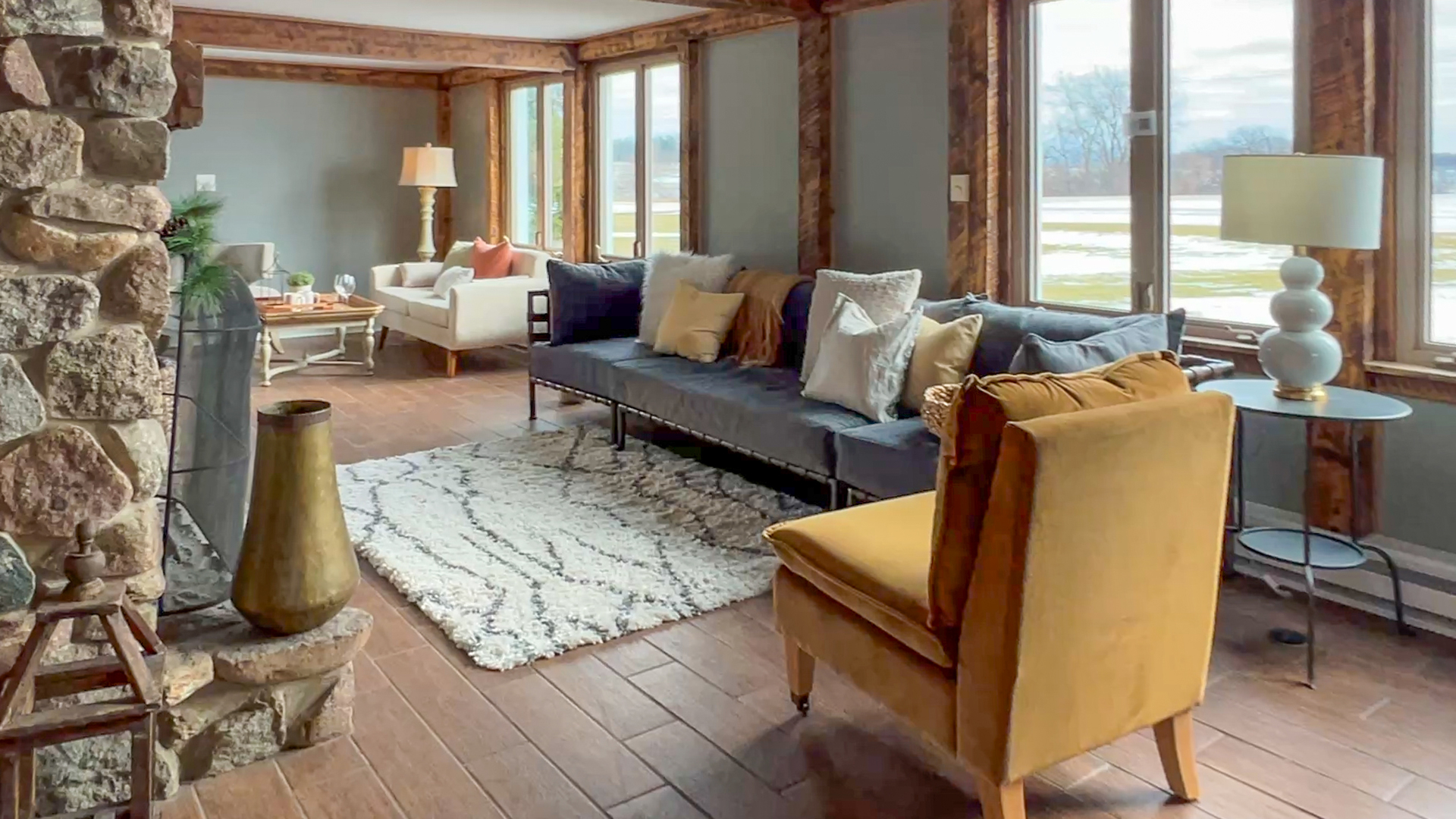 16910 Streit Road Harvard, IL 60033 - Photo 4 of 40 a living room with furniture and a window