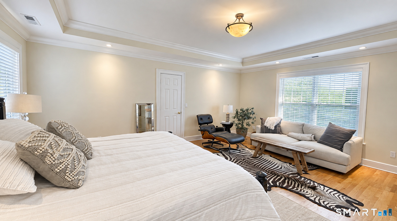 864 Oldfield Road Fairfield, CT 06824 - Photo 11 of 19 Primary Bedroom
