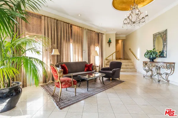 $7,500 | 1424 North Crescent Heights Boulevard, Unit 48, West Hollywood, CA 90046