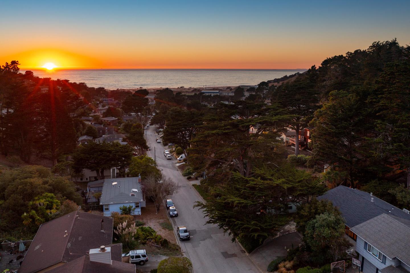 701 Canyon Drive Pacifica, CA 94044 - Photo 35 of 42 an aerial view of multiple house