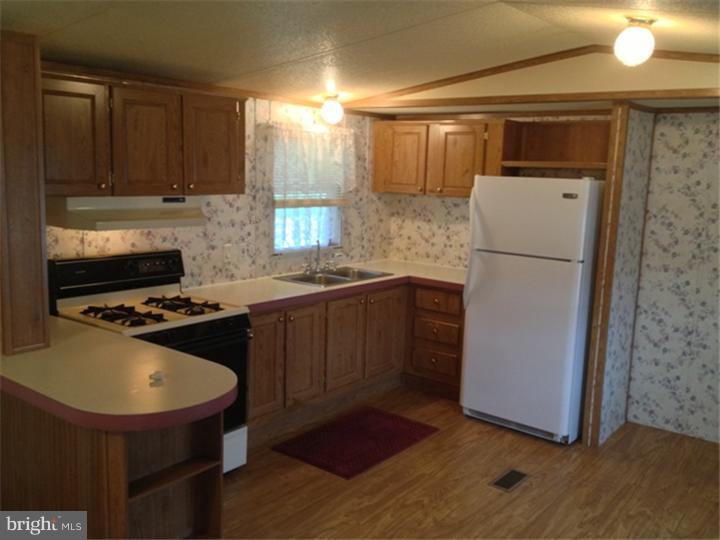 301 Bordic Road Reading, PA 19606 - Photo 4 of 15 Kitchen