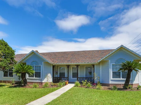 $385,900 | 834 East County Road 540A, Lakeland, FL 33813