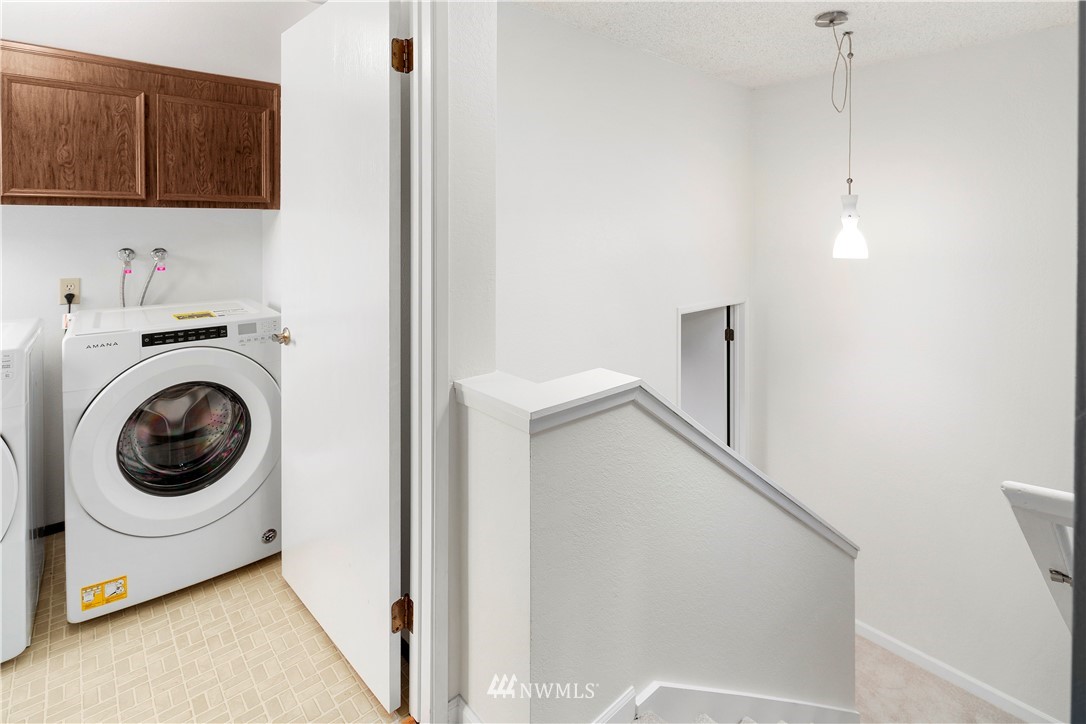 1603 Eagle Ridge Drive South, Unit 1 Renton, WA 98055 - Photo 22 of 39