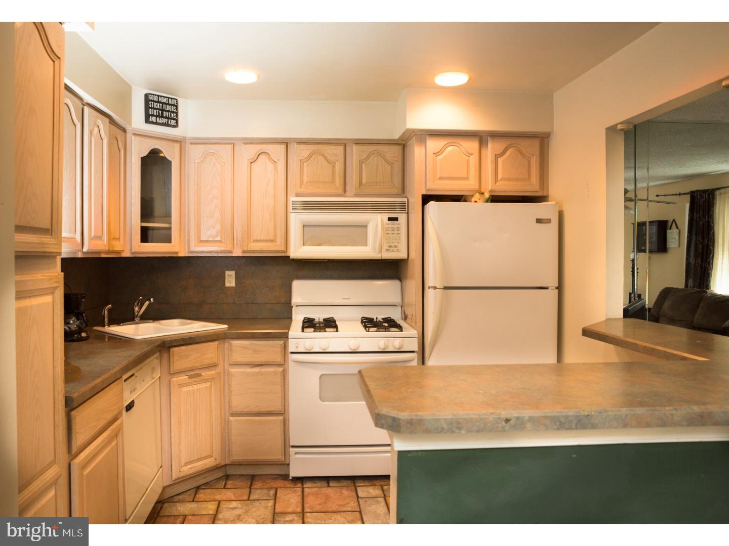 3562 Brookview Road Philadelphia, PA 19154 - Photo 4 of 5 Gallery Image 4