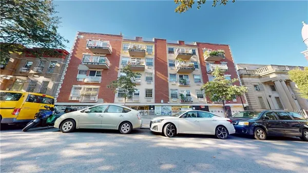 $578,000 | 420 42nd Street, Unit 1E | Sunset Park