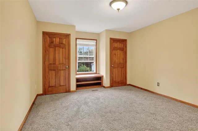 $367,000 | 542 Creekside Court, Lansing, KS 66043