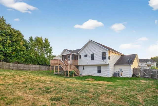 $367,000 | 542 Creekside Court, Lansing, KS 66043