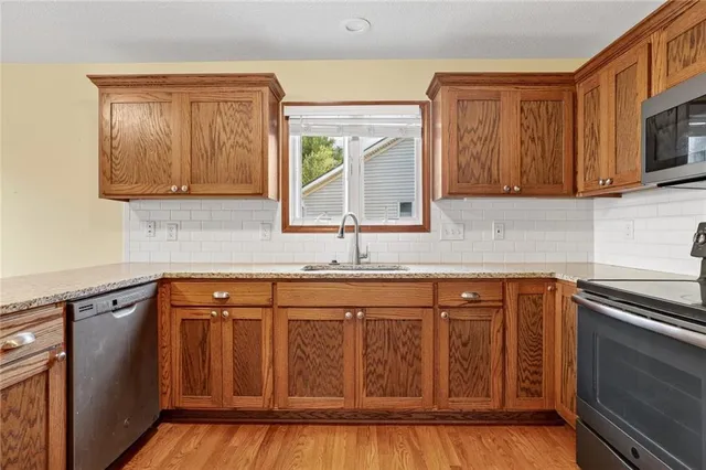 $367,000 | 542 Creekside Court, Lansing, KS 66043