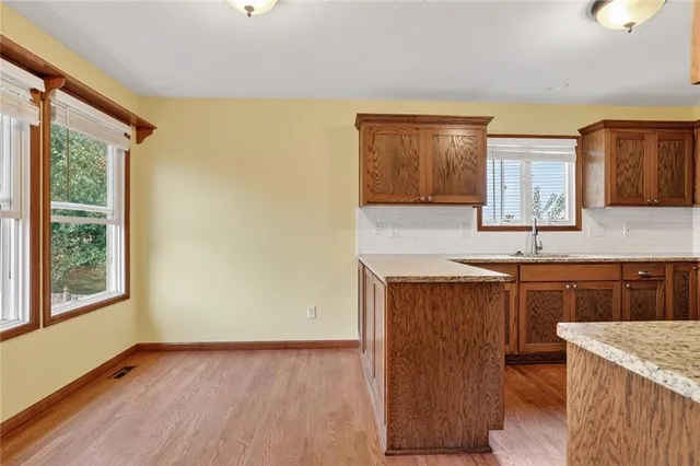 $367,000 | 542 Creekside Court, Lansing, KS 66043