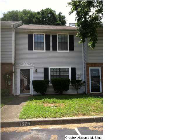 1525 Applegate Lane Alabaster, AL 35007 - Photo 1 of 15