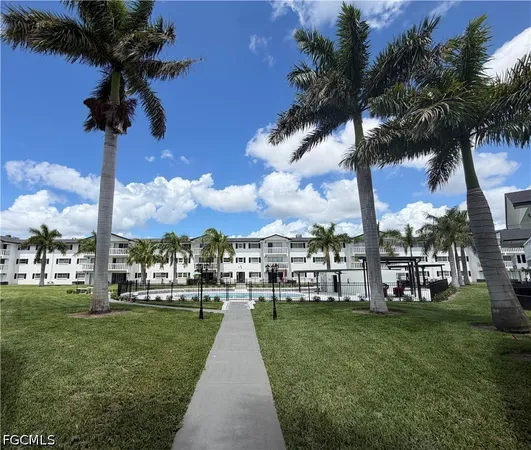$95,000 | 3704 Broadway, Unit 105, Fort Myers, FL 33901