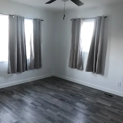 $1,900 | 1010 North High Street, Winchester, TN 37398