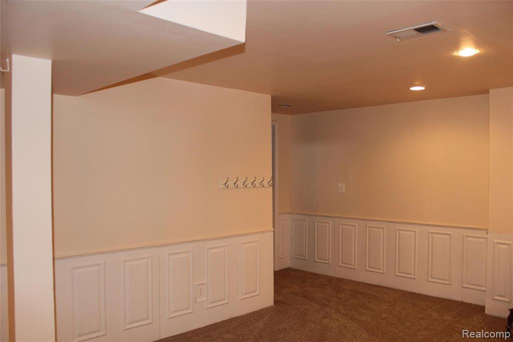 46409 Aarons Way Canton, MI 48188 - Photo 41 of 53