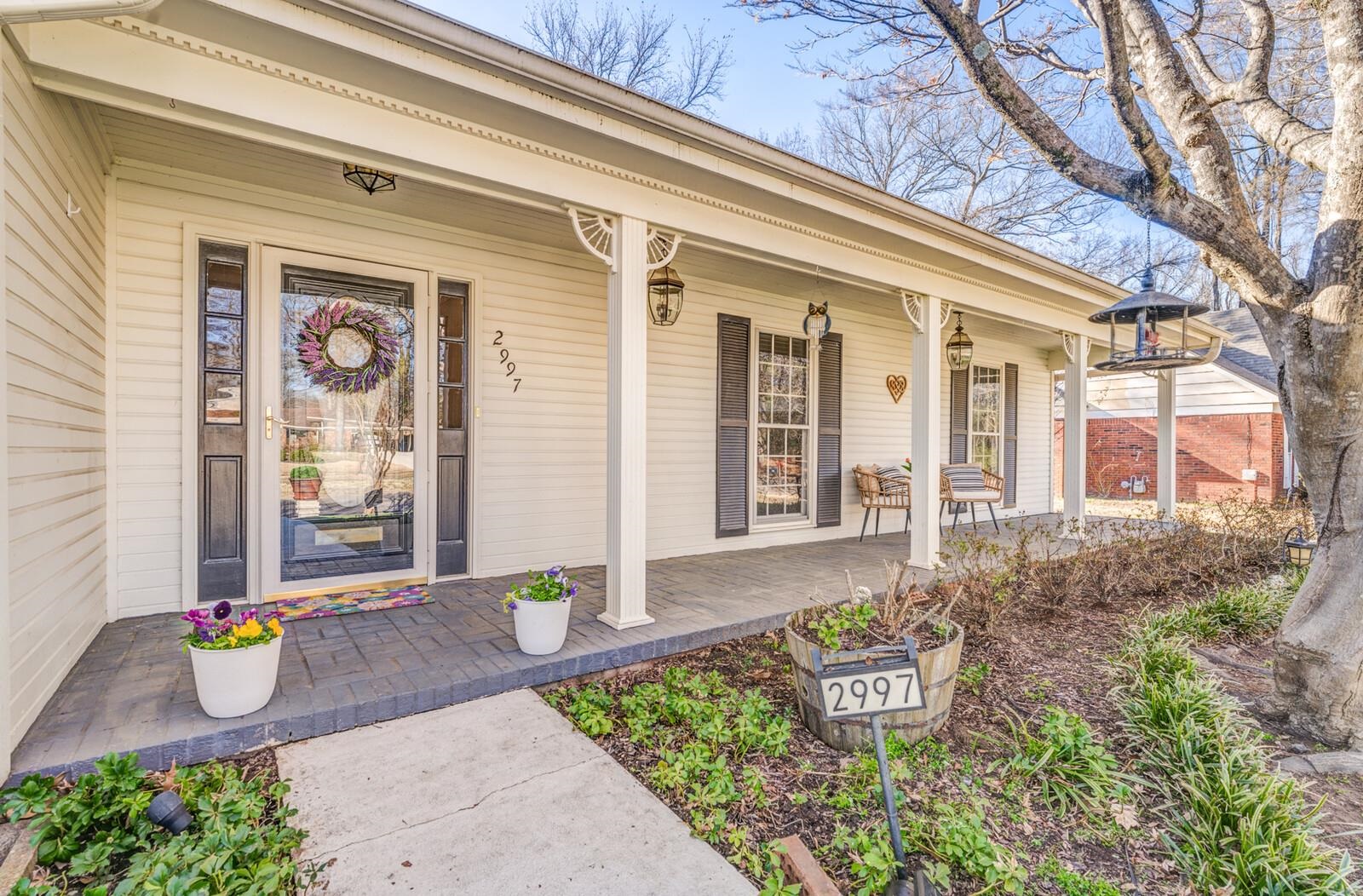 2997 Riverdale Road Memphis, TN 38119 - Photo 2 of 35 Entrance to property featuring a porch
