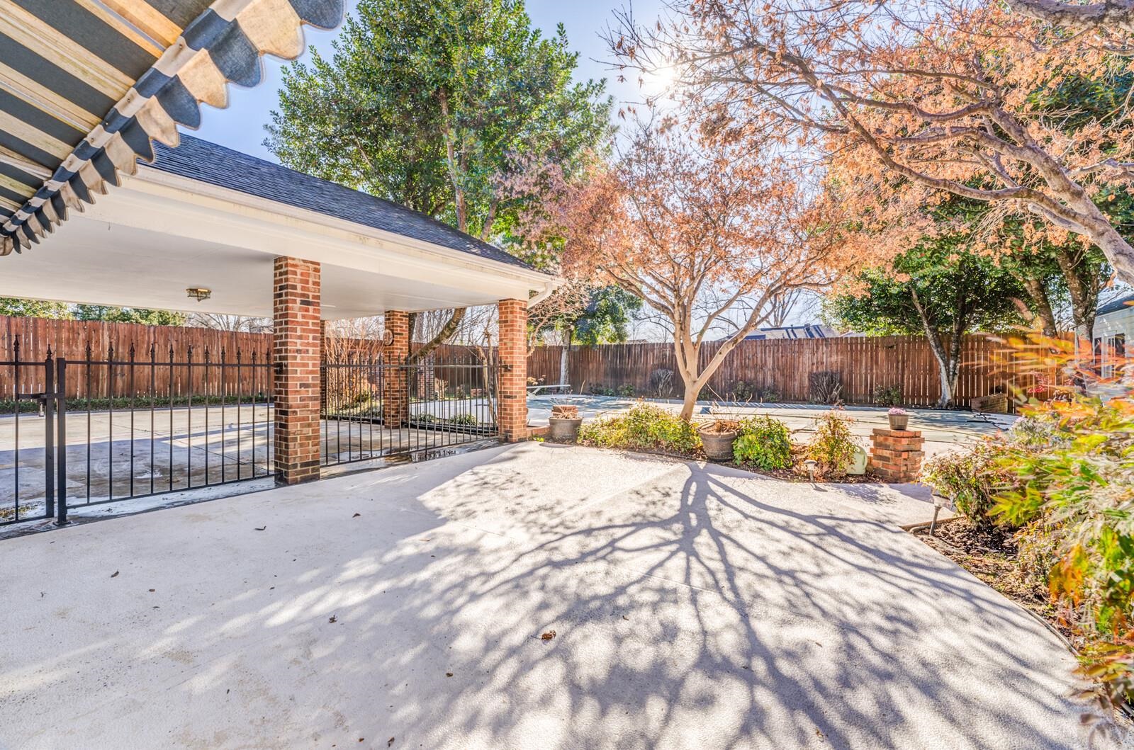 2997 Riverdale Road Memphis, TN 38119 - Photo 25 of 35 Fenced backyard with a patio area