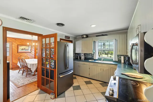 $695,000 | 620 Ulster Landing Road, Saugerties, NY 12477