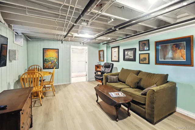 $695,000 | 620 Ulster Landing Road, Saugerties, NY 12477