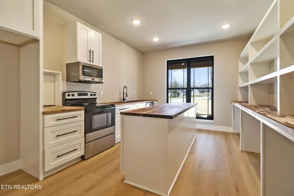 $825,000 | 399 Annabelle Way, Jamestown, TN 38556