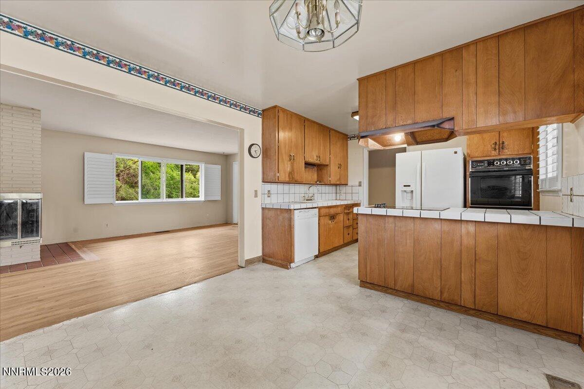 640 Rosewood Drive Reno, NV 89509 - Photo 8 of 39 05-DS208640
