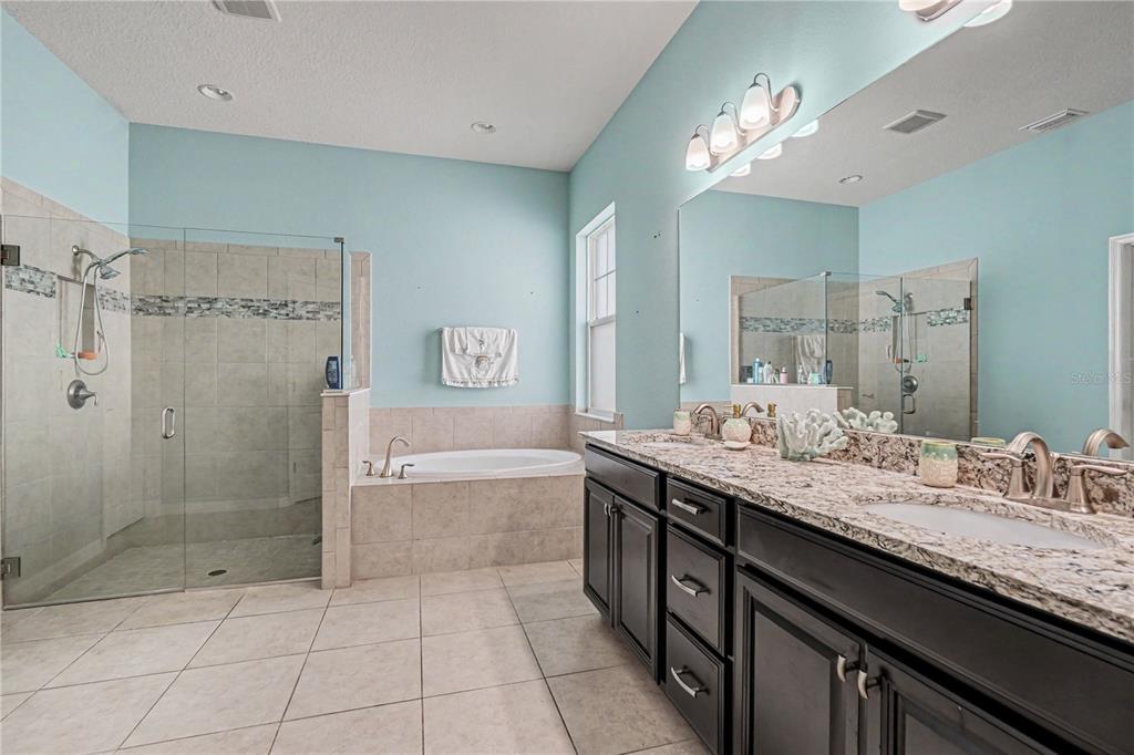 204 Shell Creek Court Apollo Beach, FL 33572 - Photo 18 of 39