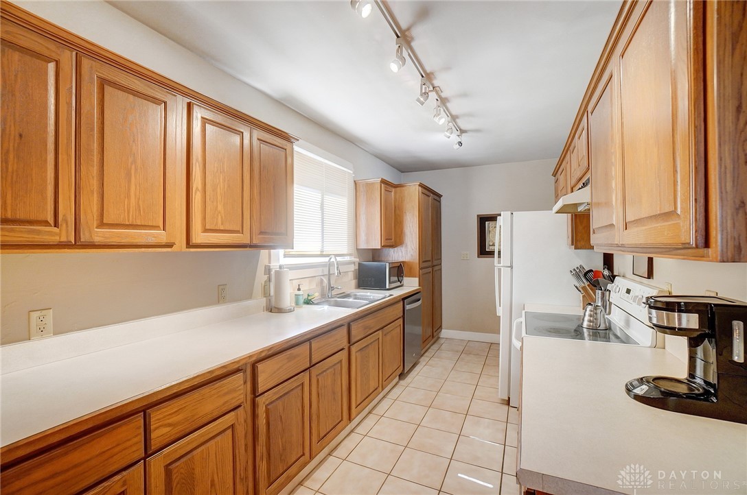 2215 Shroyer Road Oakwood, OH 45419 - Photo 15 of 44