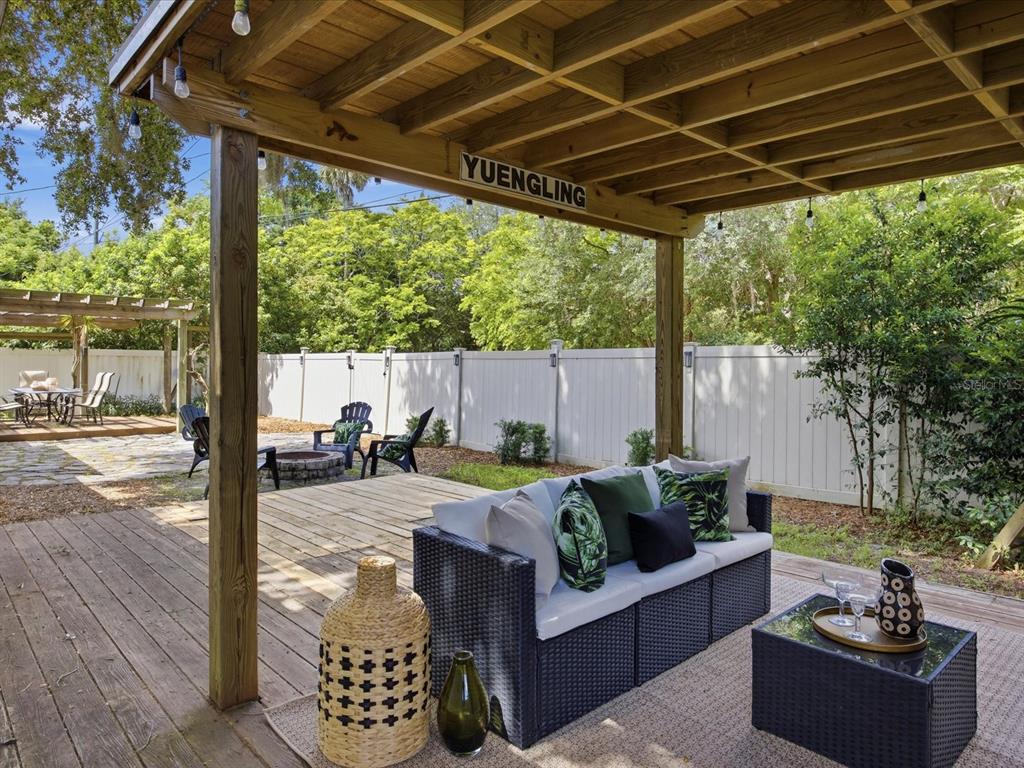 333 Cornwall Road Winter Park, FL 32792 - Photo 27 of 32 a outdoor living space with furniture and garden view