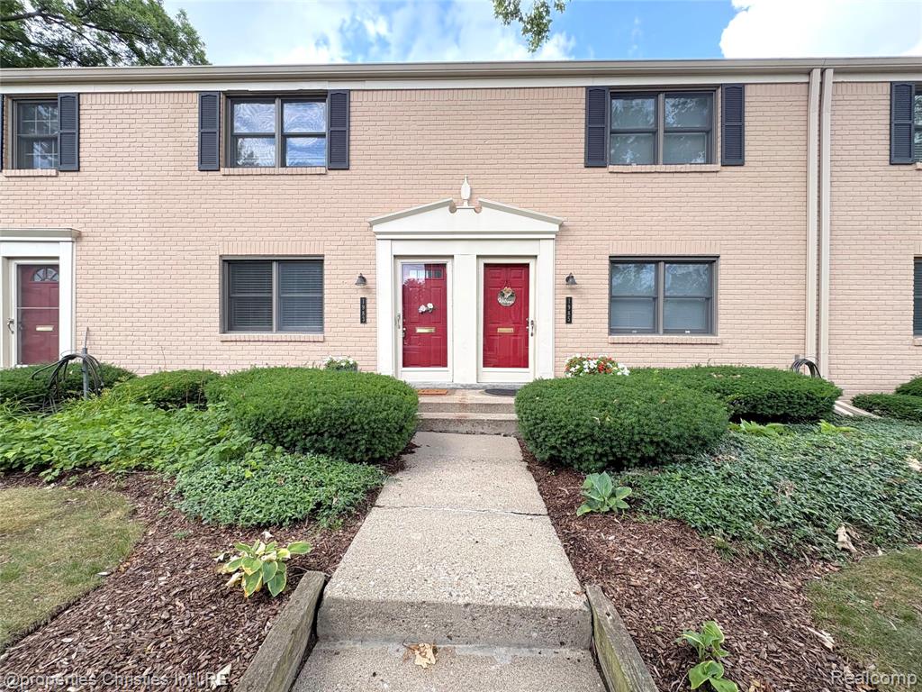 1983 Graefield Road Birmingham, MI 48009 - Photo 3 of 33