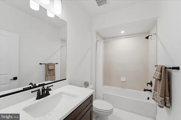 $985,000 | 10820 Willow Terrace, Fairfax, VA 22030