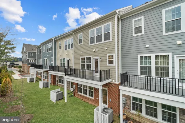$985,000 | 10820 Willow Terrace, Fairfax, VA 22030