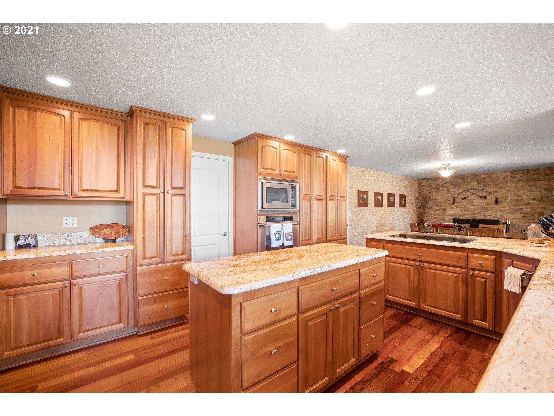 33090 Southeast Bluff Road Boring, OR 97009 - Photo 7 of 26