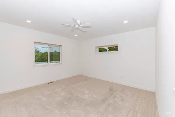 $470,000 | 910 Vineland Drive, Unit 6, Clarkston, WA 99403