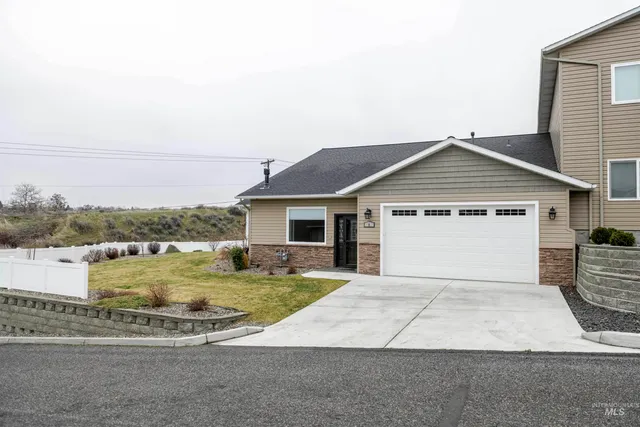 $480,000 | 910 Vineland Drive, Unit 6, Clarkston, WA 99403