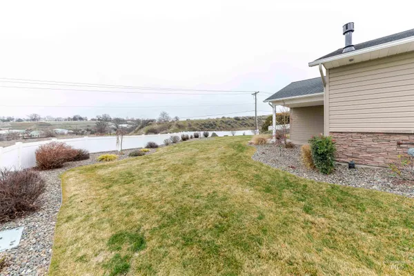 $470,000 | 910 Vineland Drive, Unit 6, Clarkston, WA 99403