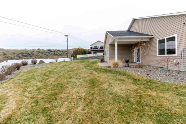 $470,000 | 910 Vineland Drive, Unit 6, Clarkston, WA 99403