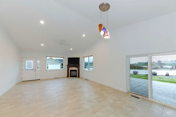 $470,000 | 910 Vineland Drive, Unit 6, Clarkston, WA 99403